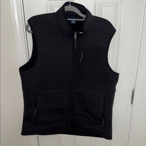 Black Sleeveless Zip-Up Vest - Picture 1 of 9